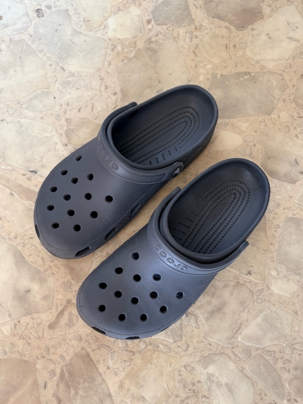 CROCS Classic Clog in Charcoal Sz 9M